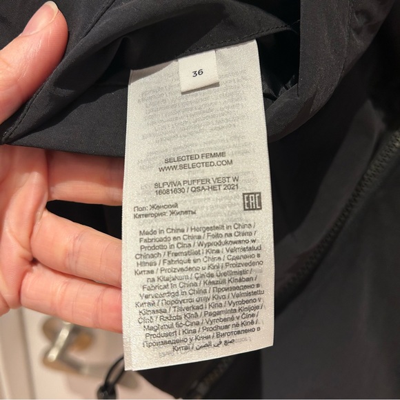 SELECTED Zip-Front Puffer Vest Reversible - Picture 9 of 11